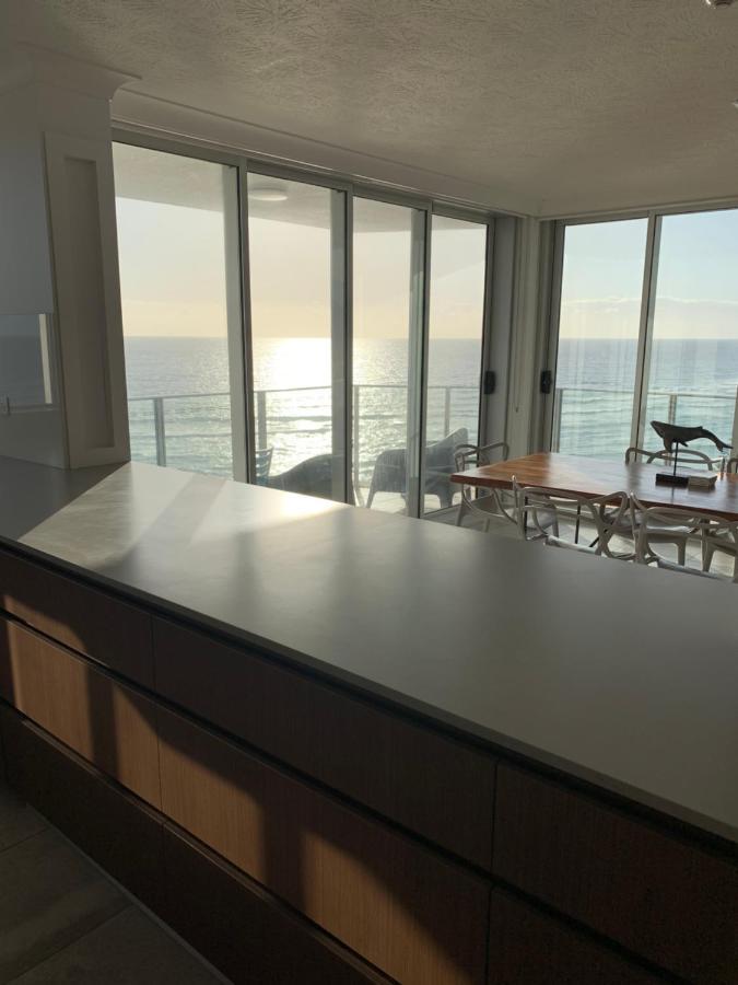 Pacific Regis Beachfront Holiday Apartments Gold Coast Luaran gambar